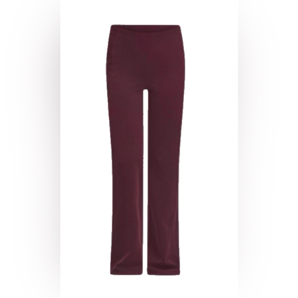 Lululemon softstreme ribbed flared pant **hemmed to 29” garnet 6